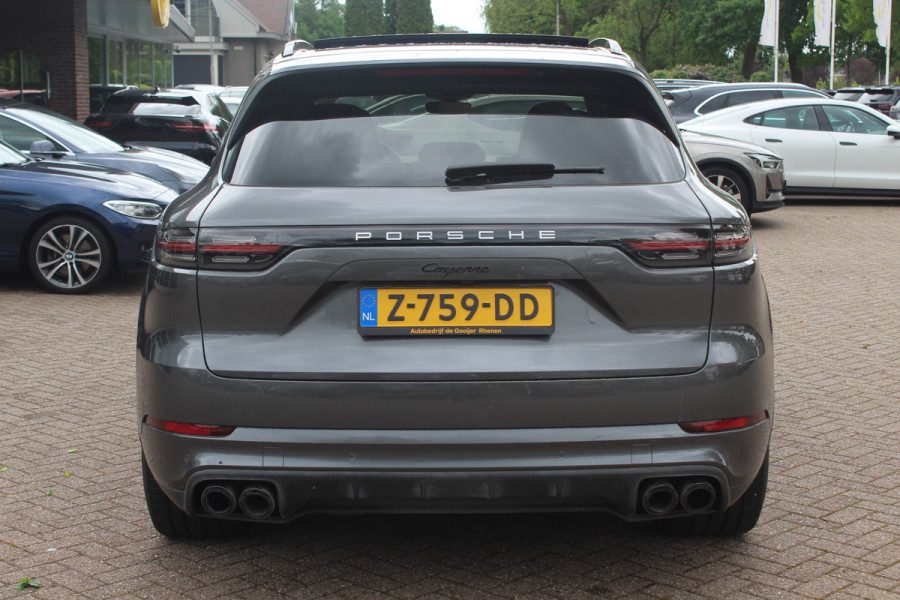Porsche Cayenne 3.0 E-Hybrid Platinum Edition / Trekhaak / Panoramadak / 360Camera / 22'' / Matrix LED / Luchtvering / Sportdesign / Sportchrono / Keyless / Stoelventilatie / Stuurverwarming / Dodehoek / DAB / ACC