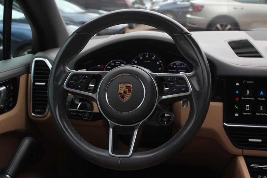 Porsche Cayenne 3.0 E-Hybrid Platinum Edition / Trekhaak / Panoramadak / 360Camera / 22'' / Matrix LED / Luchtvering / Sportdesign / Sportchrono / Keyless / Stoelventilatie / Stuurverwarming / Dodehoek / DAB / ACC