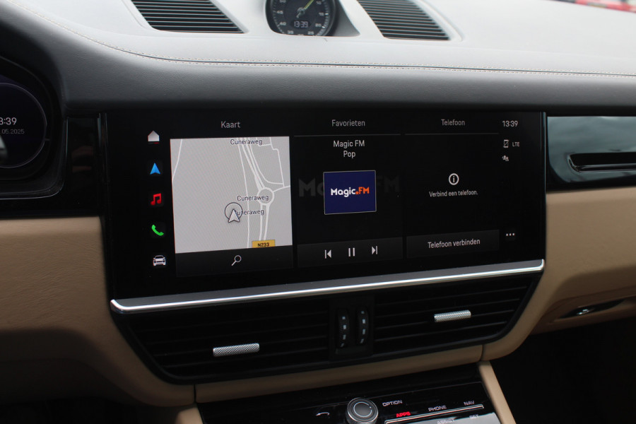 Porsche Cayenne 3.0 E-Hybrid Platinum Edition / Trekhaak / Panoramadak / 360Camera / 22'' / Matrix LED / Luchtvering / Sportdesign / Sportchrono / Keyless / Stoelventilatie / Stuurverwarming / Dodehoek / DAB / ACC