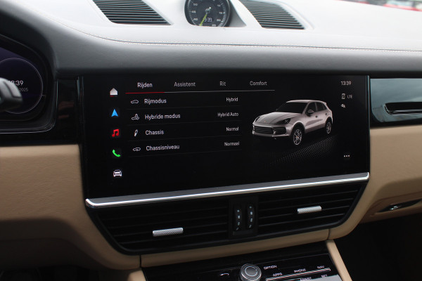 Porsche Cayenne 3.0 E-Hybrid Platinum Edition / Trekhaak / Panoramadak / 360Camera / 22'' / Matrix LED / Luchtvering / Sportdesign / Sportchrono / Keyless / Stoelventilatie / Stuurverwarming / Dodehoek / DAB / ACC