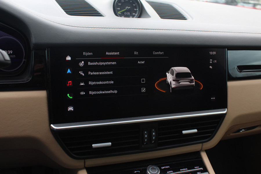 Porsche Cayenne 3.0 E-Hybrid Platinum Edition / Trekhaak / Panoramadak / 360Camera / 22'' / Matrix LED / Luchtvering / Sportdesign / Sportchrono / Keyless / Stoelventilatie / Stuurverwarming / Dodehoek / DAB / ACC