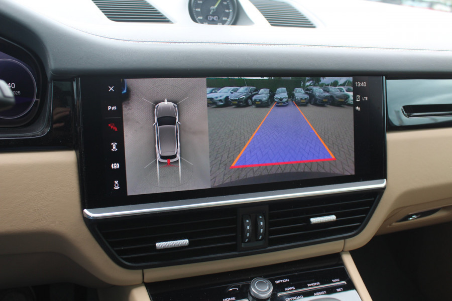 Porsche Cayenne 3.0 E-Hybrid Platinum Edition / Trekhaak / Panoramadak / 360Camera / 22'' / Matrix LED / Luchtvering / Sportdesign / Sportchrono / Keyless / Stoelventilatie / Stuurverwarming / Dodehoek / DAB / ACC