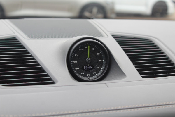 Porsche Cayenne 3.0 E-Hybrid Platinum Edition / Trekhaak / Panoramadak / 360Camera / 22'' / Matrix LED / Luchtvering / Sportdesign / Sportchrono / Keyless / Stoelventilatie / Stuurverwarming / Dodehoek / DAB / ACC