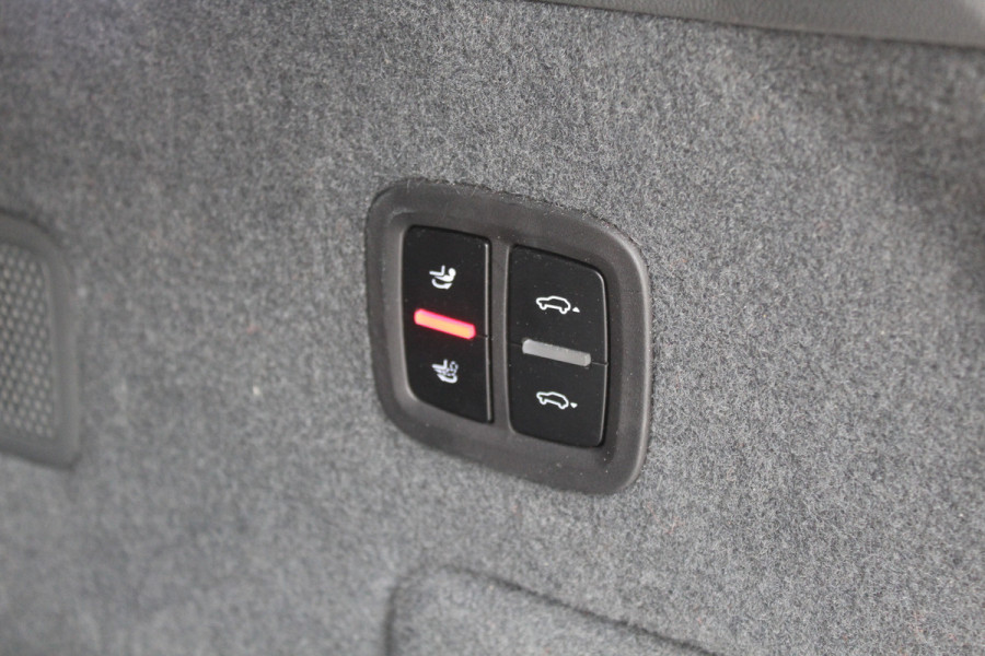 Porsche Cayenne 3.0 E-Hybrid Platinum Edition / Trekhaak / Panoramadak / 360Camera / 22'' / Matrix LED / Luchtvering / Sportdesign / Sportchrono / Keyless / Stoelventilatie / Stuurverwarming / Dodehoek / DAB / ACC