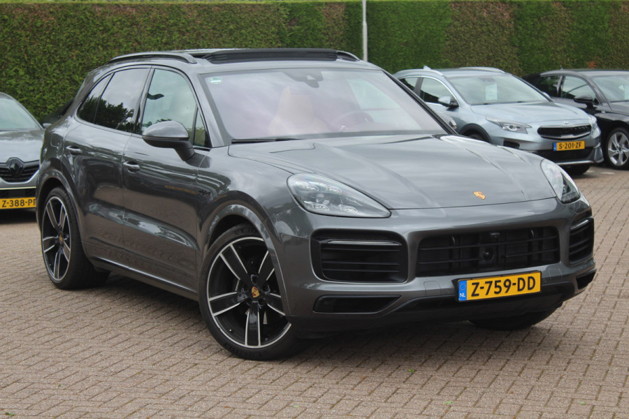 Porsche Cayenne 3.0 E-Hybrid Platinum Edition / Trekhaak / Panoramadak / 360Camera / 22'' / Matrix LED / Luchtvering / Sportdesign / Sportchrono / Keyless / Stoelventilatie / Stuurverwarming / Dodehoek / DAB / ACC