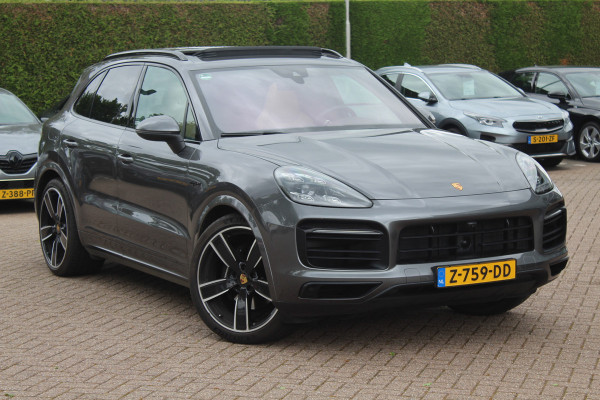 Porsche Cayenne 3.0 E-Hybrid Platinum Edition / Trekhaak / Panoramadak / 360Camera / 22'' / Matrix LED / Luchtvering / Sportdesign / Sportchrono / Keyless / Stoelventilatie / Stuurverwarming / Dodehoek / DAB / ACC