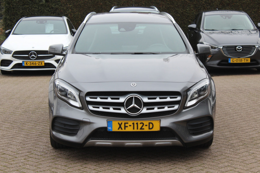 Mercedes-Benz GLA 180 Business Solution AMG / Camera / Apple CarPlay / Half leder / 19'' / Navigatie / Stoelverwarming / Cruise Control