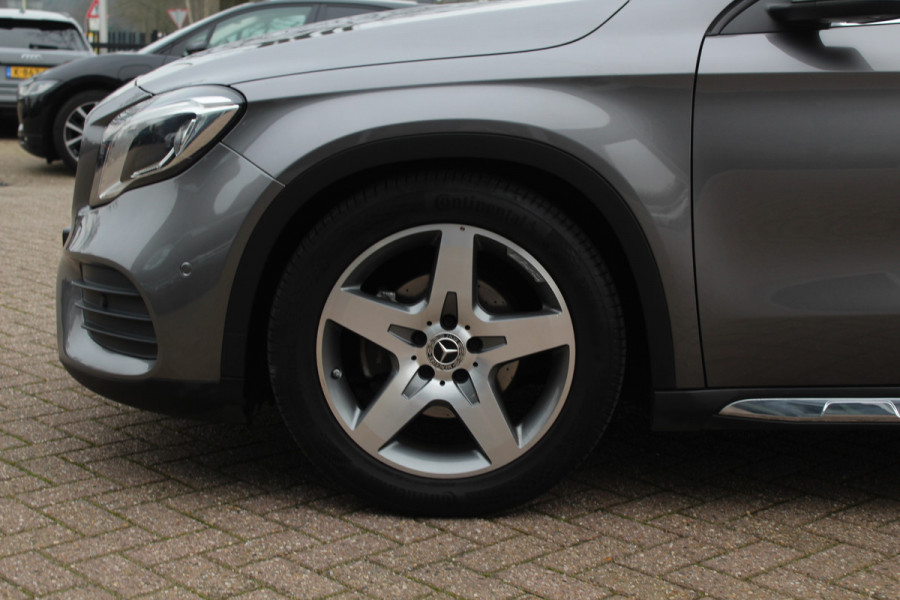 Mercedes-Benz GLA 180 Business Solution AMG / Camera / Apple CarPlay / Half leder / 19'' / Navigatie / Stoelverwarming / Cruise Control