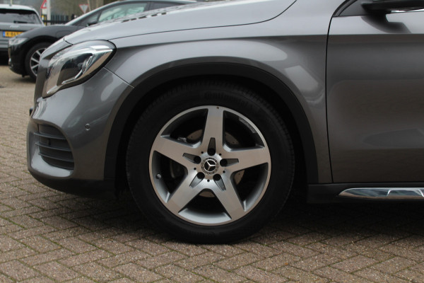 Mercedes-Benz GLA 180 Business Solution AMG / Camera / Apple CarPlay / Half leder / 19'' / Navigatie / Stoelverwarming / Cruise Control