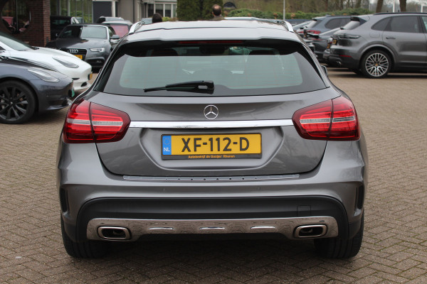 Mercedes-Benz GLA 180 Business Solution AMG / Camera / Apple CarPlay / Half leder / 19'' / Navigatie / Stoelverwarming / Cruise Control
