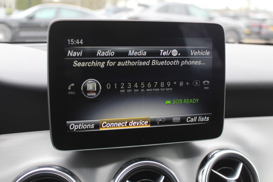Mercedes-Benz GLA 180 Business Solution AMG / Camera / Apple CarPlay / Half leder / 19'' / Navigatie / Stoelverwarming / Cruise Control