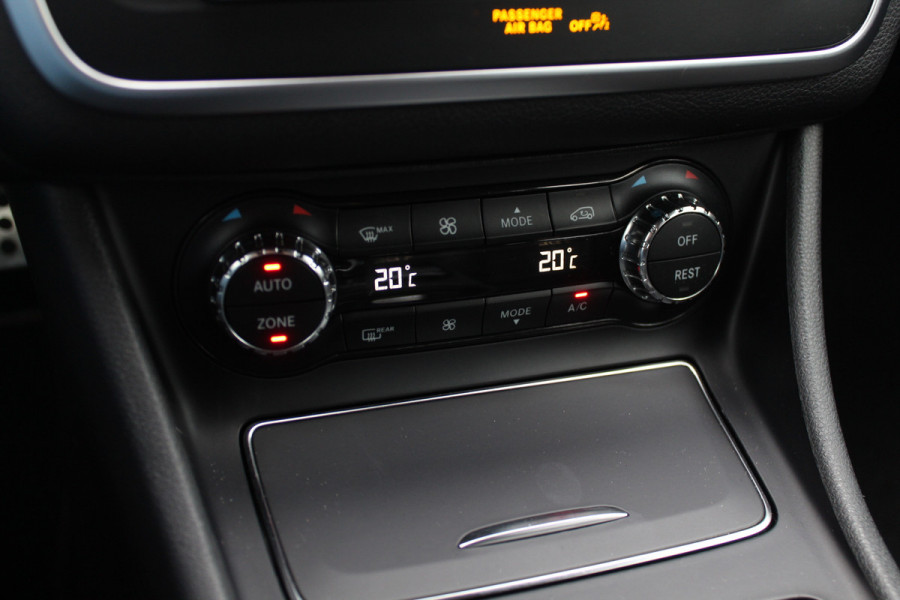 Mercedes-Benz GLA 180 Business Solution AMG / Camera / Apple CarPlay / Half leder / 19'' / Navigatie / Stoelverwarming / Cruise Control
