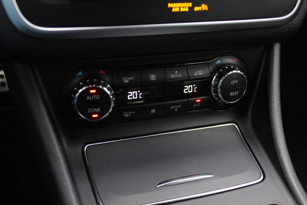 Mercedes-Benz GLA 180 Business Solution AMG / Camera / Apple CarPlay / Half leder / 19'' / Navigatie / Stoelverwarming / Cruise Control
