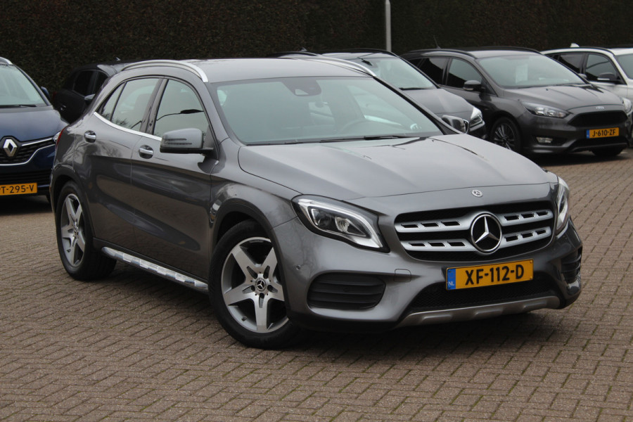 Mercedes-Benz GLA 180 Business Solution AMG / Camera / Apple CarPlay / Half leder / 19'' / Navigatie / Stoelverwarming / Cruise Control