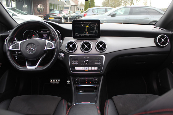 Mercedes-Benz CLA-Klasse Shooting Brake 180 / Panoramadak / Camera / Half leder / Navigatie / 18'' / LED Koplampen / Stoelverwarming / Cruise Control