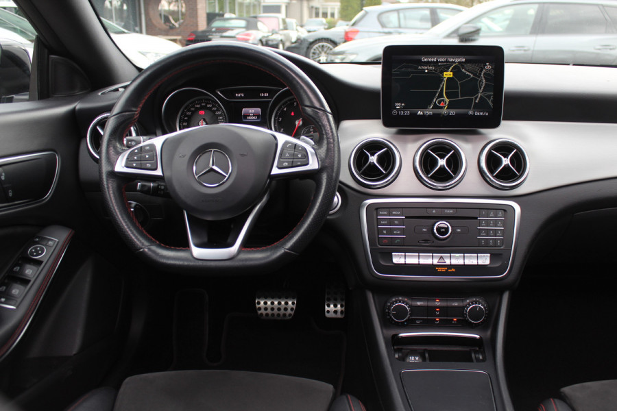 Mercedes-Benz CLA-Klasse Shooting Brake 180 / Panoramadak / Camera / Half leder / Navigatie / 18'' / LED Koplampen / Stoelverwarming / Cruise Control