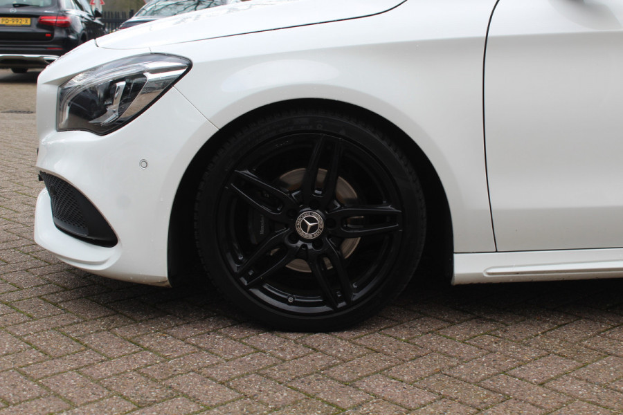 Mercedes-Benz CLA-Klasse Shooting Brake 180 / Panoramadak / Camera / Half leder / Navigatie / 18'' / LED Koplampen / Stoelverwarming / Cruise Control