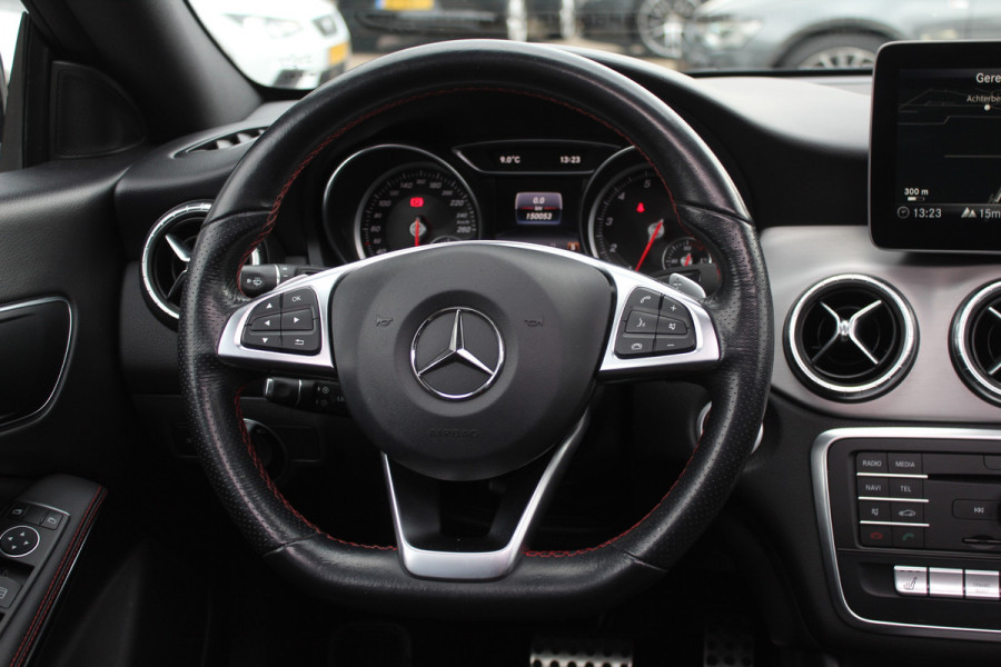 Mercedes-Benz CLA-Klasse Shooting Brake 180 / Panoramadak / Camera / Half leder / Navigatie / 18'' / LED Koplampen / Stoelverwarming / Cruise Control