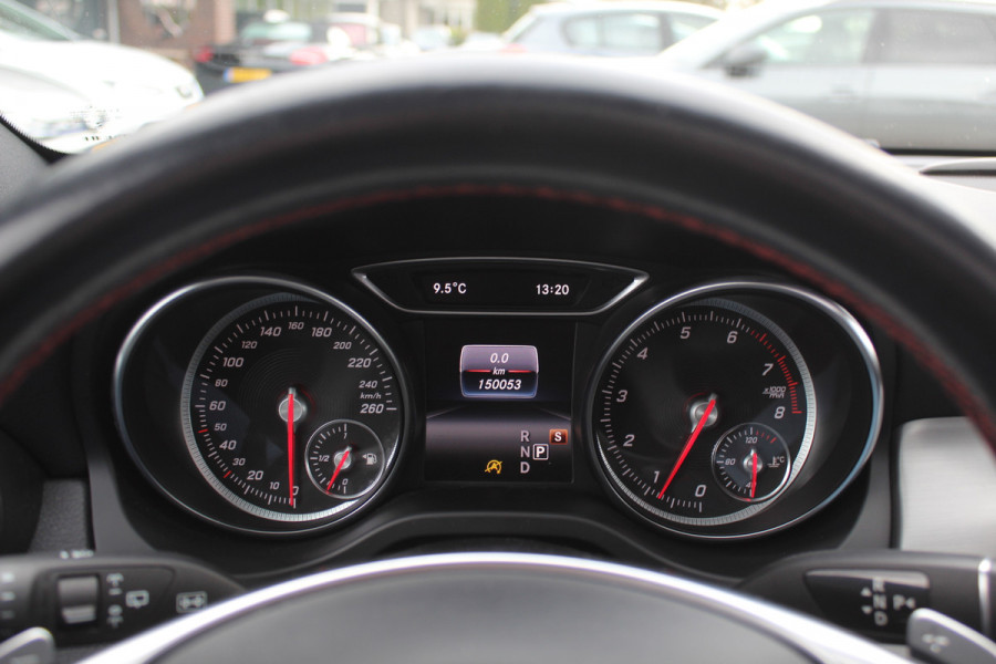 Mercedes-Benz CLA-Klasse Shooting Brake 180 / Panoramadak / Camera / Half leder / Navigatie / 18'' / LED Koplampen / Stoelverwarming / Cruise Control