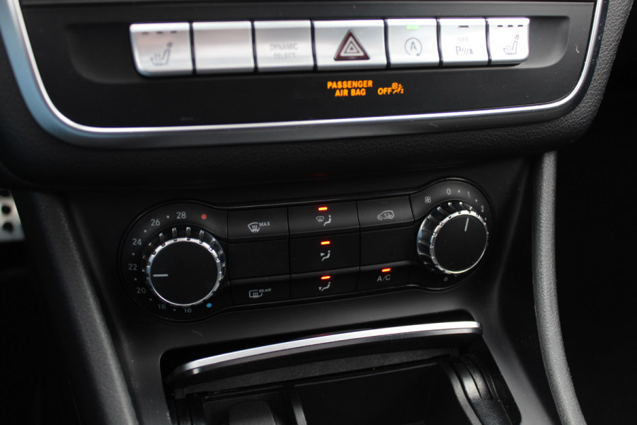 Mercedes-Benz CLA-Klasse Shooting Brake 180 / Panoramadak / Camera / Half leder / Navigatie / 18'' / LED Koplampen / Stoelverwarming / Cruise Control