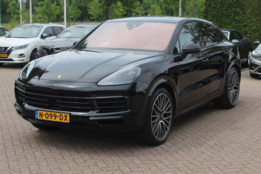 Porsche Cayenne Coupé 3.0 / Trekhaak / Panoramadak / Camera / Luchtvering / 22'' / Bose / Stoelventilatie / Sportchrono / Stoelverwarming / DAB / ACC