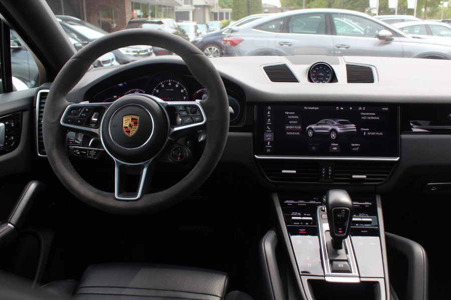 Porsche Cayenne Coupé 3.0 / Trekhaak / Panoramadak / Camera / Luchtvering / 22'' / Bose / Stoelventilatie / Sportchrono / Stoelverwarming / DAB / ACC