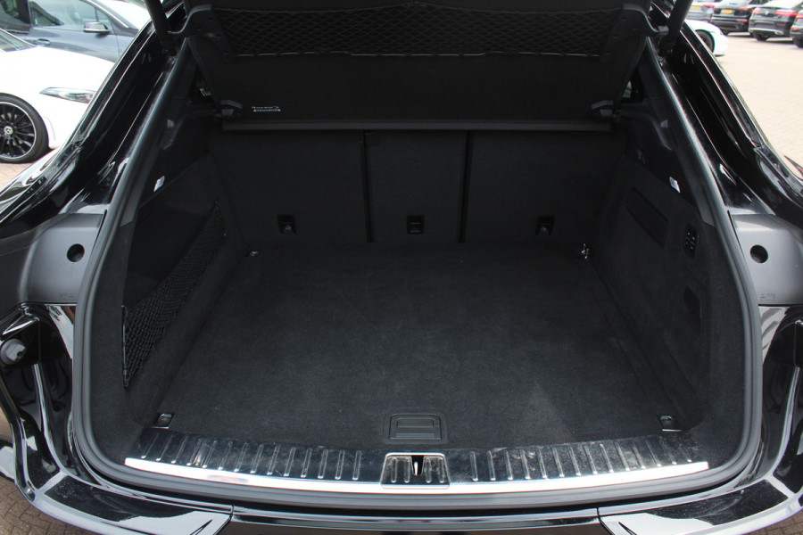 Porsche Cayenne Coupé 3.0 / Trekhaak / Panoramadak / Camera / Luchtvering / 22'' / Bose / Stoelventilatie / Sportchrono / Stoelverwarming / DAB / ACC