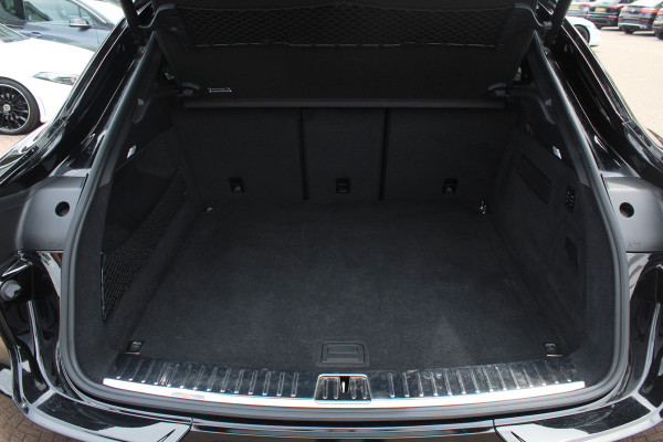 Porsche Cayenne Coupé 3.0 / Trekhaak / Panoramadak / Camera / Luchtvering / 22'' / Bose / Stoelventilatie / Sportchrono / Stoelverwarming / DAB / ACC