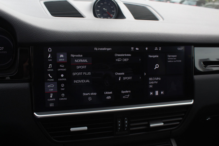 Porsche Cayenne Coupé 3.0 / Trekhaak / Panoramadak / Camera / Luchtvering / 22'' / Bose / Stoelventilatie / Sportchrono / Stoelverwarming / DAB / ACC