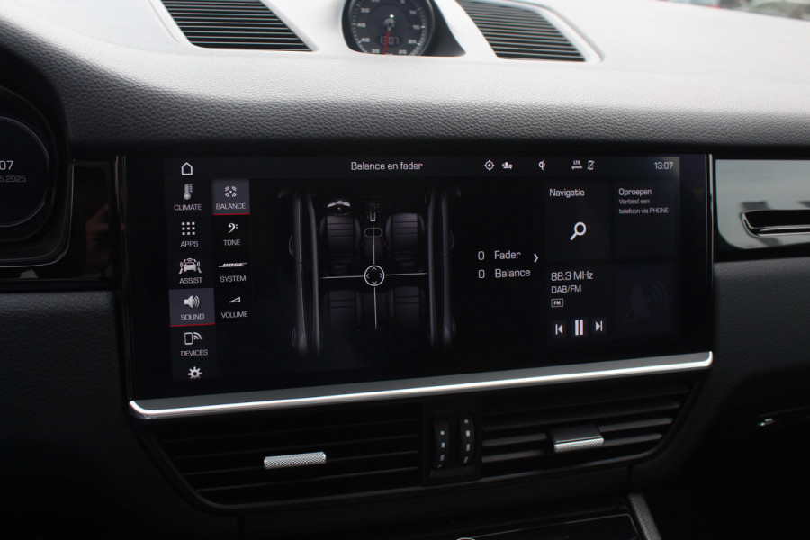 Porsche Cayenne Coupé 3.0 / Trekhaak / Panoramadak / Camera / Luchtvering / 22'' / Bose / Stoelventilatie / Sportchrono / Stoelverwarming / DAB / ACC