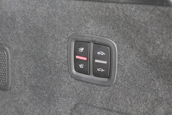 Porsche Cayenne Coupé 3.0 / Trekhaak / Panoramadak / Camera / Luchtvering / 22'' / Bose / Stoelventilatie / Sportchrono / Stoelverwarming / DAB / ACC