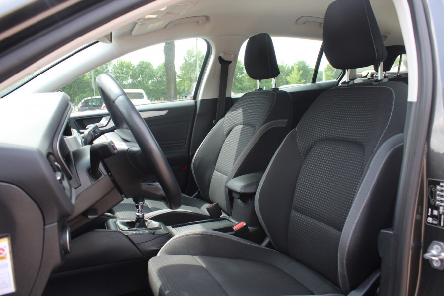 Ford FOCUS Wagon 1.0 EcoBoost Trend Edition Business / Apple CarPlay / Navigatie / Parkeerhulp V+A / Keyless / 16'' / Sportstoelen / Cruise Control