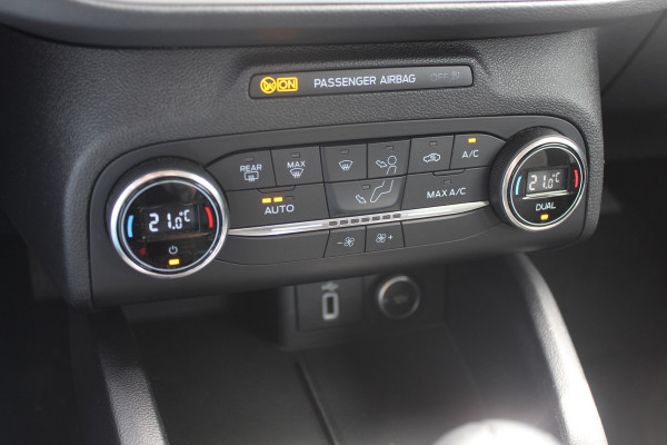 Ford FOCUS Wagon 1.0 EcoBoost Trend Edition Business / Apple CarPlay / Navigatie / Parkeerhulp V+A / Keyless / 16'' / Sportstoelen / Cruise Control