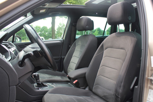 Volkswagen Tiguan 1.4 TSI ACT Highline Bus. R-Line / Trekhaak / Panoramadak / 360Camera / 19'' / Virtual Cockpit / Apple CarPlay / DAB / Stoelverwarming / ACC
