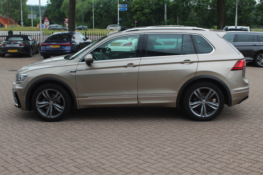 Volkswagen Tiguan 1.4 TSI ACT Highline Bus. R-Line / Trekhaak / Panoramadak / 360Camera / 19'' / Virtual Cockpit / Apple CarPlay / DAB / Stoelverwarming / ACC