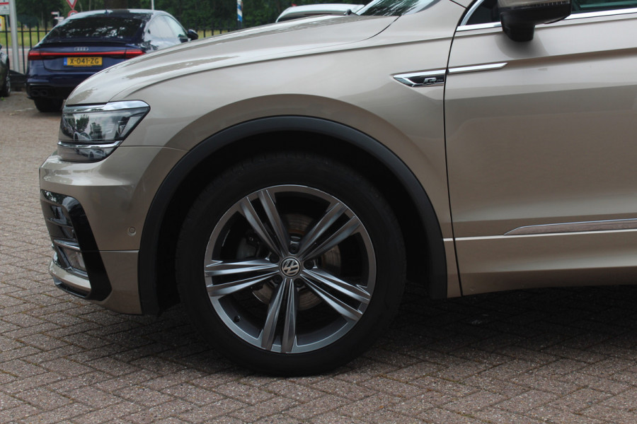 Volkswagen Tiguan 1.4 TSI ACT Highline Bus. R-Line / Trekhaak / Panoramadak / 360Camera / 19'' / Virtual Cockpit / Apple CarPlay / DAB / Stoelverwarming / ACC