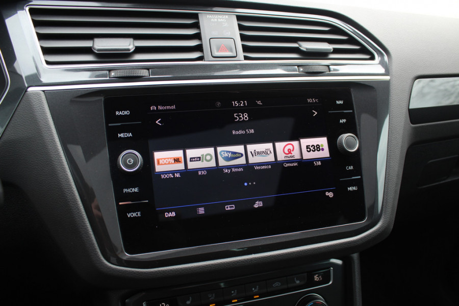 Volkswagen Tiguan 1.4 TSI ACT Highline Bus. R-Line / Trekhaak / Panoramadak / 360Camera / 19'' / Virtual Cockpit / Apple CarPlay / DAB / Stoelverwarming / ACC