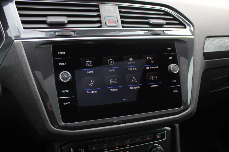 Volkswagen Tiguan 1.4 TSI ACT Highline Bus. R-Line / Trekhaak / Panoramadak / 360Camera / 19'' / Virtual Cockpit / Apple CarPlay / DAB / Stoelverwarming / ACC