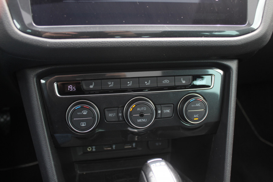 Volkswagen Tiguan 1.4 TSI ACT Highline Bus. R-Line / Trekhaak / Panoramadak / 360Camera / 19'' / Virtual Cockpit / Apple CarPlay / DAB / Stoelverwarming / ACC