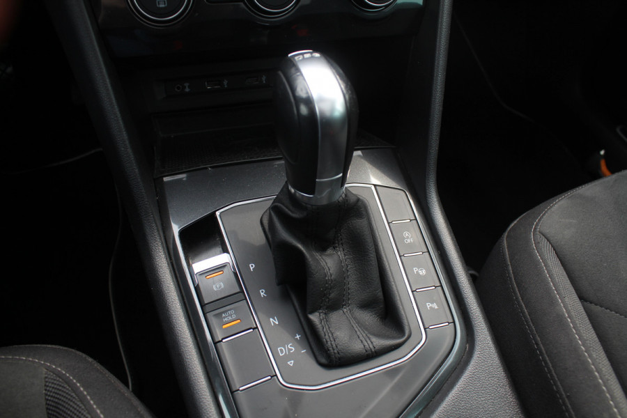 Volkswagen Tiguan 1.4 TSI ACT Highline Bus. R-Line / Trekhaak / Panoramadak / 360Camera / 19'' / Virtual Cockpit / Apple CarPlay / DAB / Stoelverwarming / ACC