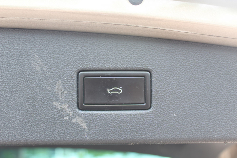 Volkswagen Tiguan 1.4 TSI ACT Highline Bus. R-Line / Trekhaak / Panoramadak / 360Camera / 19'' / Virtual Cockpit / Apple CarPlay / DAB / Stoelverwarming / ACC
