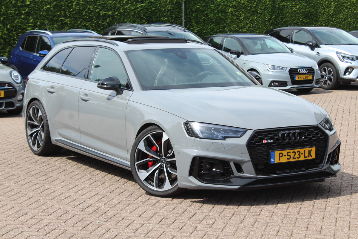 Audi RS4 Avant 2.9 TFSI quattro / Milltek / Panoramadak / Camera / Head-up / Sportuitlaat / 20'' / Luxe Leder / Dodehoek / Virtual Cockpit / Stoelmassage / B&O Audi RS4 Avant 2.9 TFSI quattro / Milltek / Panoramadak / Camera / Head-up / Sportuitlaat / 20'' / Luxe Leder / Dodehoek / Virtual Cockpit / Stoelmassage / B&O