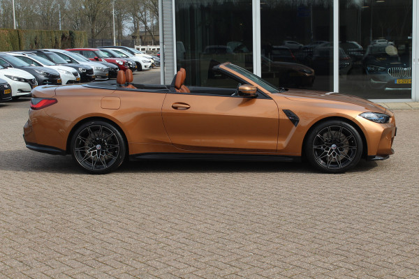 BMW 4 Serie Cabrio M4 xDrive Competition / Camera / Head-up / Carbon / Nekverwarming / H&K / Keyless / Stuurverwarming / ACC / DAB / Dodehoek / Windscherm