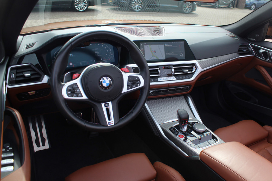 BMW 4 Serie Cabrio M4 xDrive Competition / Camera / Head-up / Carbon / Nekverwarming / H&K / Keyless / Stuurverwarming / ACC / DAB / Dodehoek / Windscherm