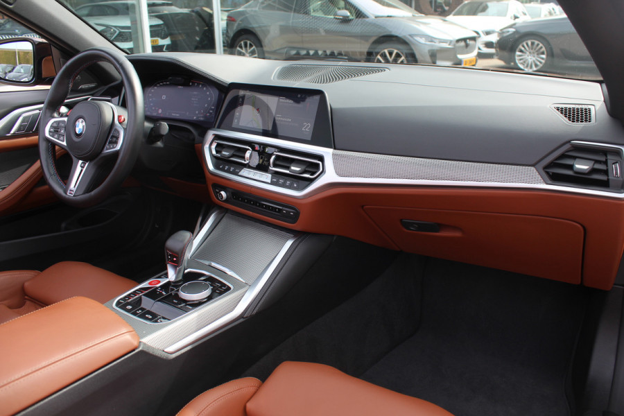 BMW 4 Serie Cabrio M4 xDrive Competition / Camera / Head-up / Carbon / Nekverwarming / H&K / Keyless / Stuurverwarming / ACC / DAB / Dodehoek / Windscherm