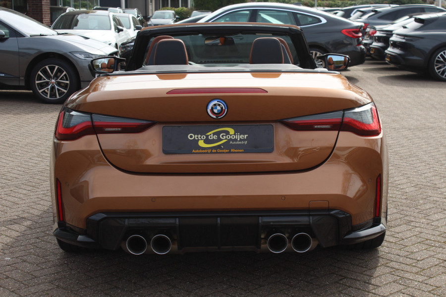 BMW 4 Serie Cabrio M4 xDrive Competition / Camera / Head-up / Carbon / Nekverwarming / H&K / Keyless / Stuurverwarming / ACC / DAB / Dodehoek / Windscherm