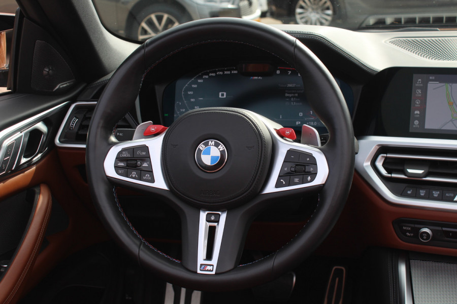BMW 4 Serie Cabrio M4 xDrive Competition / Camera / Head-up / Carbon / Nekverwarming / H&K / Keyless / Stuurverwarming / ACC / DAB / Dodehoek / Windscherm
