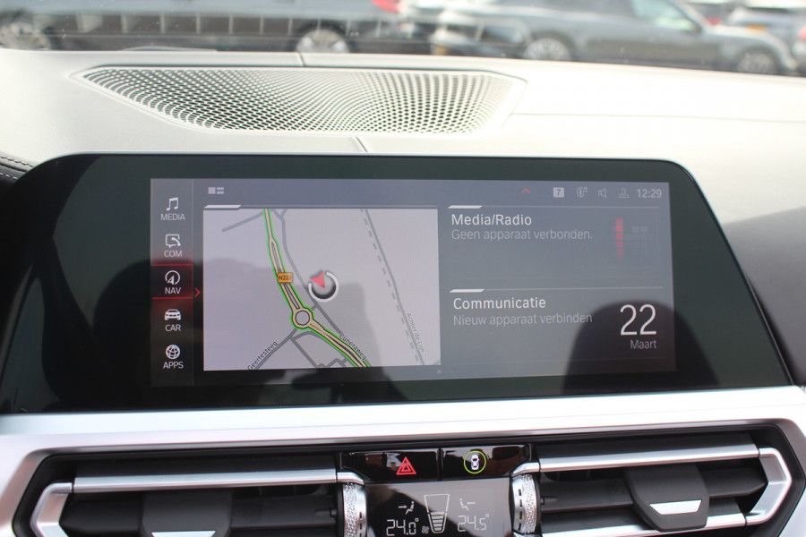 BMW 4 Serie Cabrio M4 xDrive Competition / Camera / Head-up / Carbon / Nekverwarming / H&K / Keyless / Stuurverwarming / ACC / DAB / Dodehoek / Windscherm
