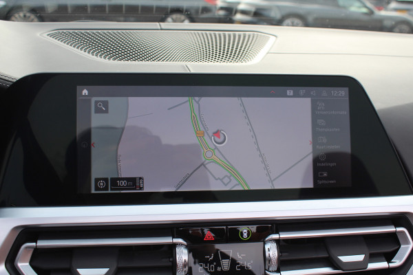 BMW 4 Serie Cabrio M4 xDrive Competition / Camera / Head-up / Carbon / Nekverwarming / H&K / Keyless / Stuurverwarming / ACC / DAB / Dodehoek / Windscherm