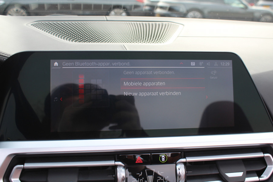 BMW 4 Serie Cabrio M4 xDrive Competition / Camera / Head-up / Carbon / Nekverwarming / H&K / Keyless / Stuurverwarming / ACC / DAB / Dodehoek / Windscherm